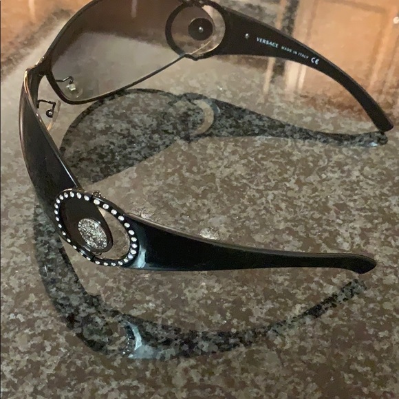 Versace sunglasses - Picture 3 of 12